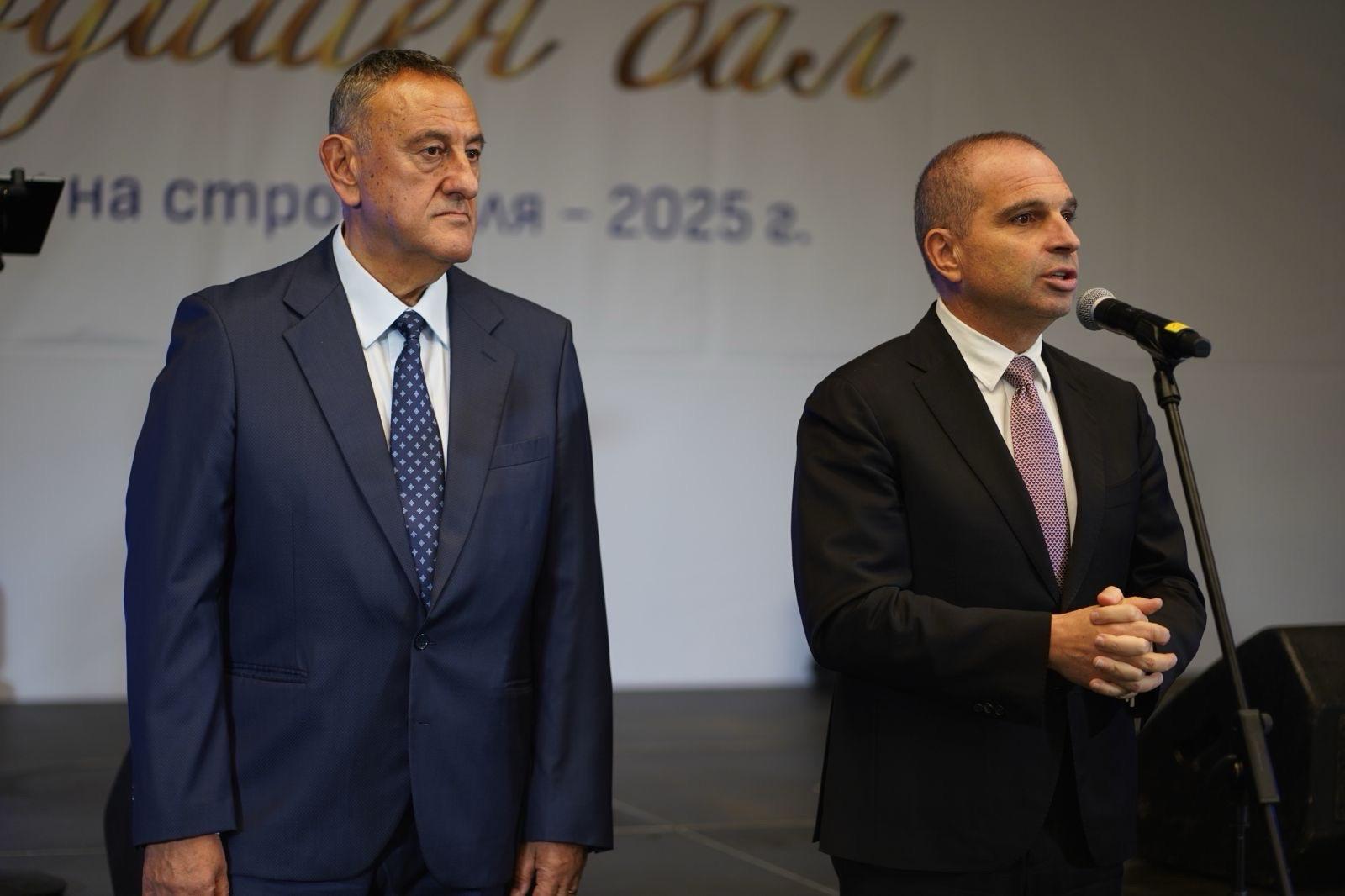 Снимка: в. Строител