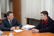 Министър Христо Алексиев обсъжда с Кристиан Ваклинов теснолинейката Септември-Добринище