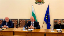 Министър Росен Желязков: Търсим общ подход за засегнатите фирми от автобусния сектор