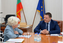 Министър Христо Алексиев се среща с европейския координатор за коридор „Рейнско – Дунавски“ Карла Пейс
