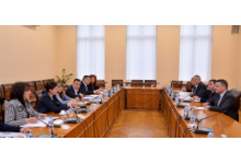 Вицепремиерът Христо Алексиев предостави на общините указания за прилагане на мярката за намаленията за автобусния транспорт за учащи и пенсионери