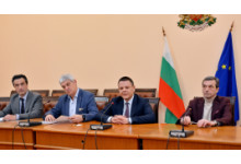 Deputy Prime Minister Hristo Alexiev and trade union leaders: the agreement on wages in "Bulgarian Post" is a good sign of understanding