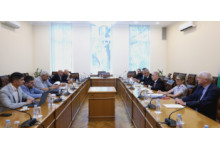 Вицепремиерът Караджов представи на профсъюзите условията за възлагане на пътнически услуги с железопътен транспорт