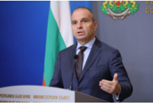 Вицепремиерът Караджов: Въвеждаме ясни правила и контрол за всяка атракция – на сушата, във въздуха и по вода Вицепремиерът Караджов: Въвеждаме ясни правила и контрол за всяка атракция – на сушата, във въздуха и по вода