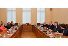 Министрите Росен Желязков и Красимир Вълчев се срещат с представители на преподавателите по авто-мото подготовка