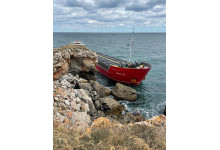 Operation to unload the stranded cargo ship Vera SU in force 