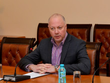 Росен Желязков: Поисканото спиране на процедурата за концесия на летище София няма правно основание