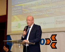 Ангел Попов по време на откриване на международната конференция „Нови технологии и добри световни и европейски практики“