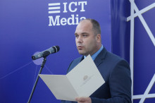 Заместник-министър Димитър Геновски връчи награда на победителя в категорията „Телеком“ на класацията „ИКТ Топ 100“