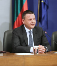 Постигнатите договорености с ръководството на „Лукойл“ ще доведат до многократно по-големи приходи в бюджета на България и ще осигурят компенсации за хората и бизнеса