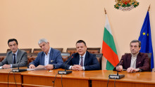 Вицепремиерът Христо Алексиев и лидерите на синдикатите: Споразумението за заплатите в „Български пощи“ е добър знак за разбирателство