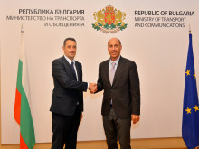 Министър Гвоздейков и грузинският посланик обсъдиха морската и въздушна свързаност между двете страни