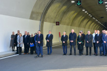 Пуснато бе движението през най-дългия пътен тунел „Железница“ на АМ „Струма“