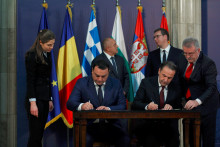 България подписа Меморандум за намаляване на цените на роуминга и със Сърбия 
