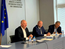 Министър Росен Желязков обсъди с браншови организации мерките в сухопътния сектор
