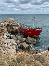 Operation to unload the stranded cargo ship Vera SU in force 