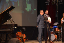 Заместник-министър Занчев връчва специалната награда на БАИ за 2017 г. 