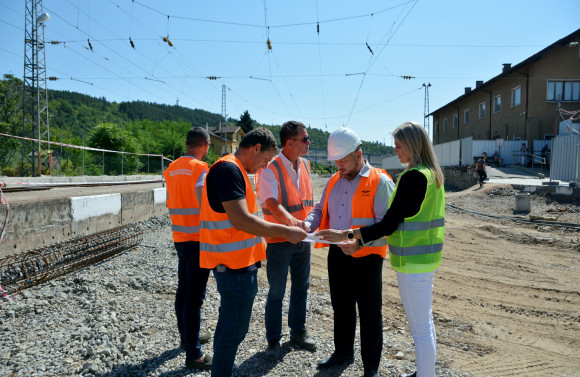 Близо 10 000 жители от община Белово и околността ще ползват новата жп гара