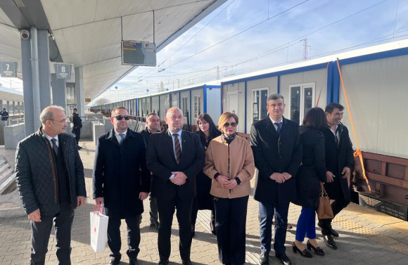 Заместник-министър Красимир Папукчийски и посланик Айлин Секизкьок изпратиха втория товарен влак със сглобяеми къщи за Турция
