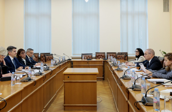 Вицепремиерът Караджов: От 2026 г. концесионерът на летище „Васил Левски“ – София трябва да започне да плаща пълната концесионна такса