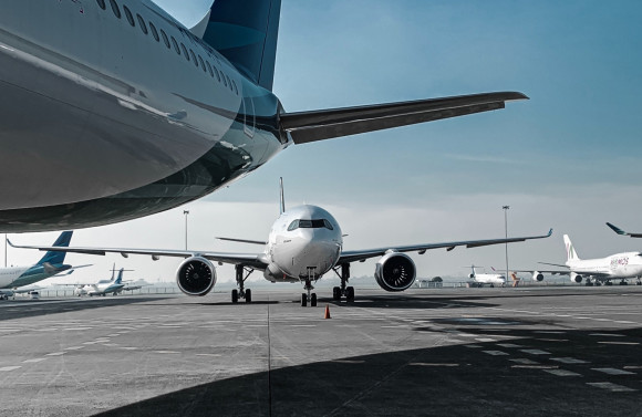 Три специализирани полета връщат български граждани от Дубай, Абу Даби и Оман