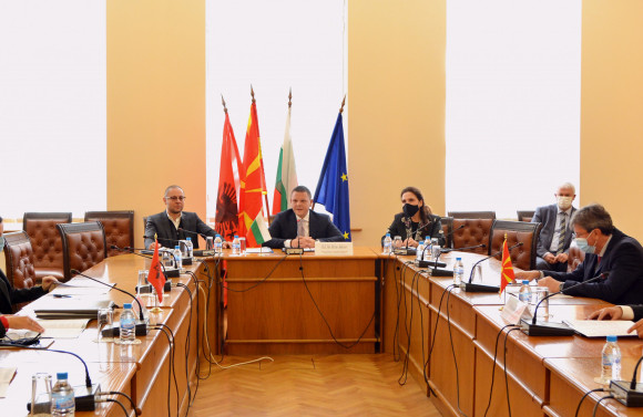 Minister Hristo Alexiev together with his colleagues from the Republic of Albania and the Republic of North Macedonia signed a Memorandum on the construction of sustainable infrastructure along Corridor VIII