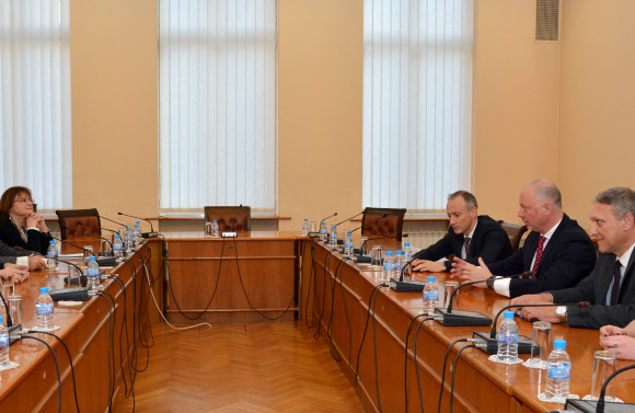 Министрите Росен Желязков и Красимир Вълчев се срещат с представители на преподавателите по авто-мото подготовка