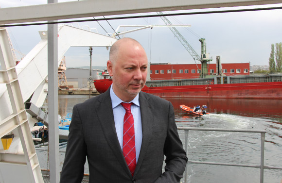 Министър Росен Желязков: Търсим консенсус за развитието на пристанище Варна