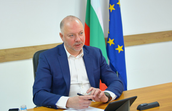 Министър Желязков: За първи път подвижен жп състав ще бъде финансиран с европейски средства