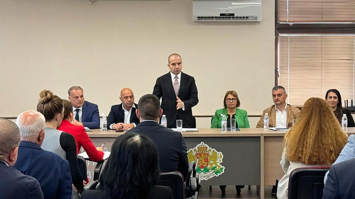 Deputy Prime Minister Grozdan Karadjov: We Will Propose Legislative Changes to Resolve the Public Bus Transport Issue