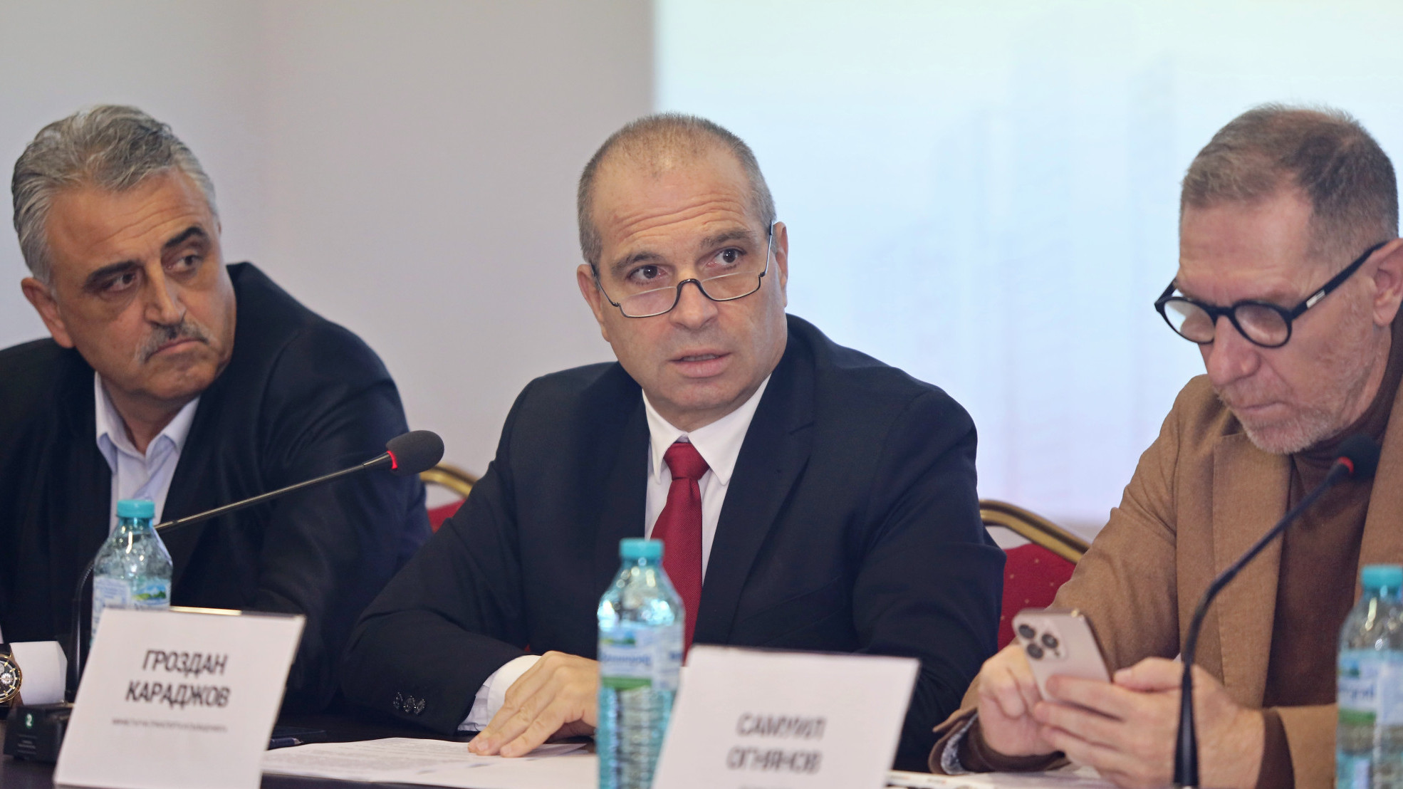 Вицепремиерът Гроздан Караджов:  В началото на 2026 г. ще открием процедура за концесионер на летище Пловдив